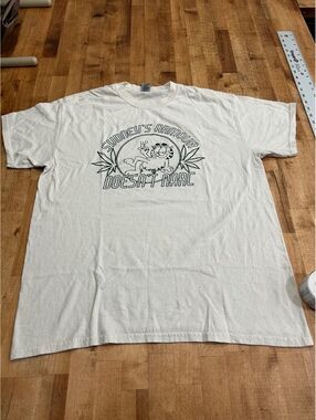 Gildan Heavy Cotton Sydney's Armour Graphic T-Shirt Size Large single stitch